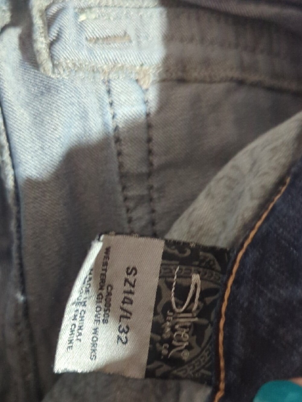 Silver Jeans Women’s Boot-Cut Jeans in Dark Blue - Picture 7 of 7